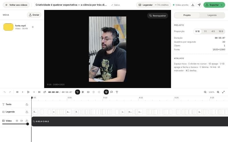 Editor de vídeo da Createfy com linha do tempo, faixa de legenda e prévia vertical